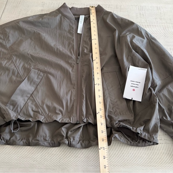 NEW lululemon Lightweight Hem-Cinch Bomber Jacket - Picture 8 of 10